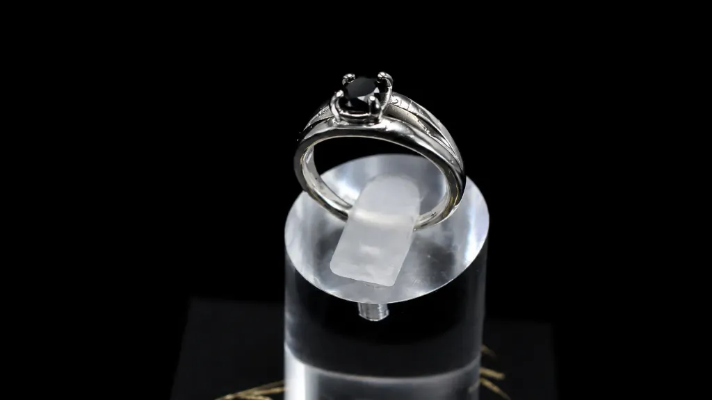 Bague Solitaire noir double (48)